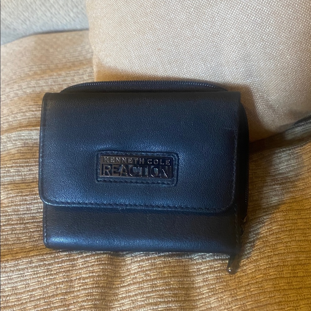 ♣️🩶♣️NWOT Kenneth Cole Reaction Women’s Genuine Leather Wallet